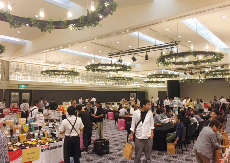 業態別展示会・商談会を定期的に開催